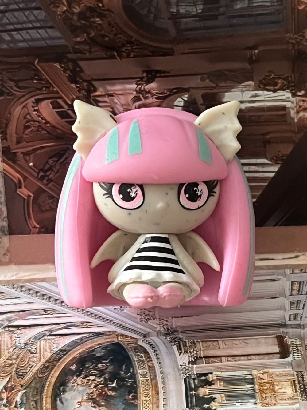 monster high minis - original ghouls series 1 rochelle goyle mini figure.